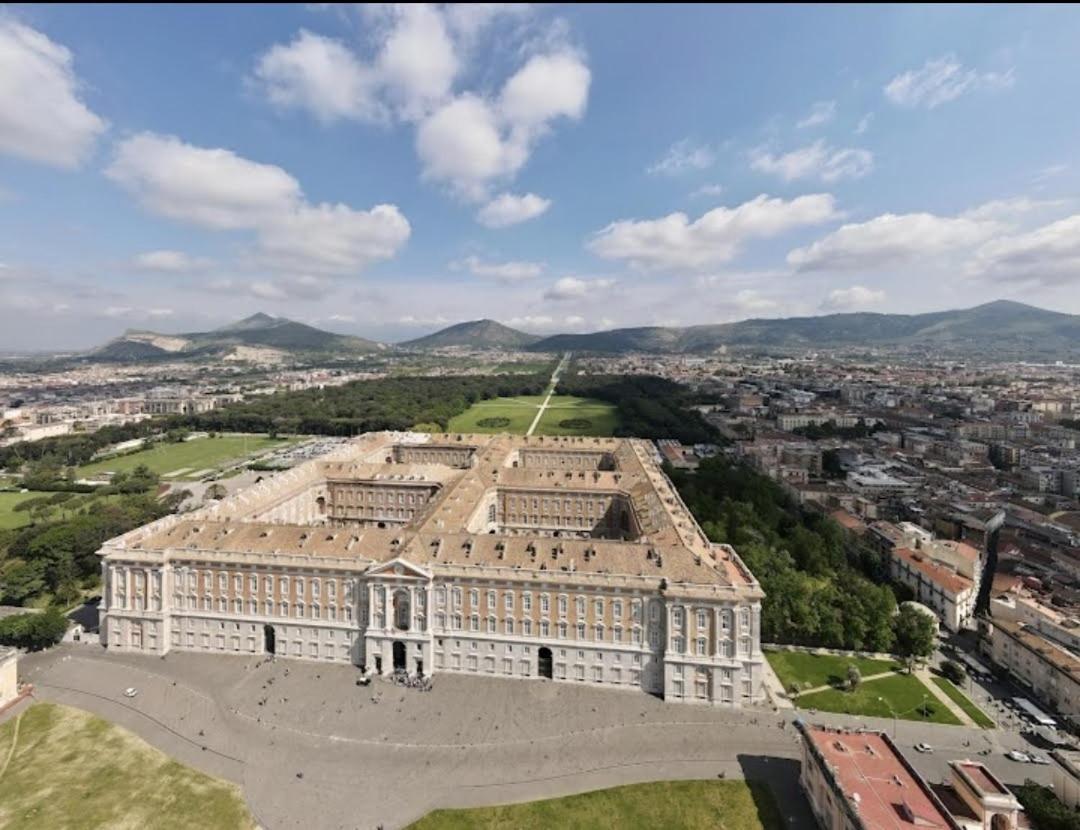 Royal Palace Gate Otel San Nicola La Strada Dış mekan fotoğraf